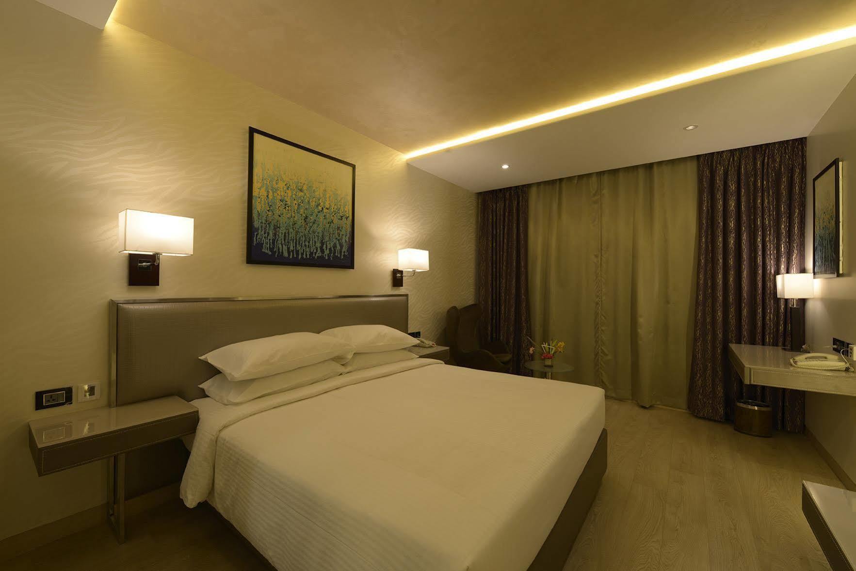 Genesis Hotel Near Mumbai Airport Extérieur photo