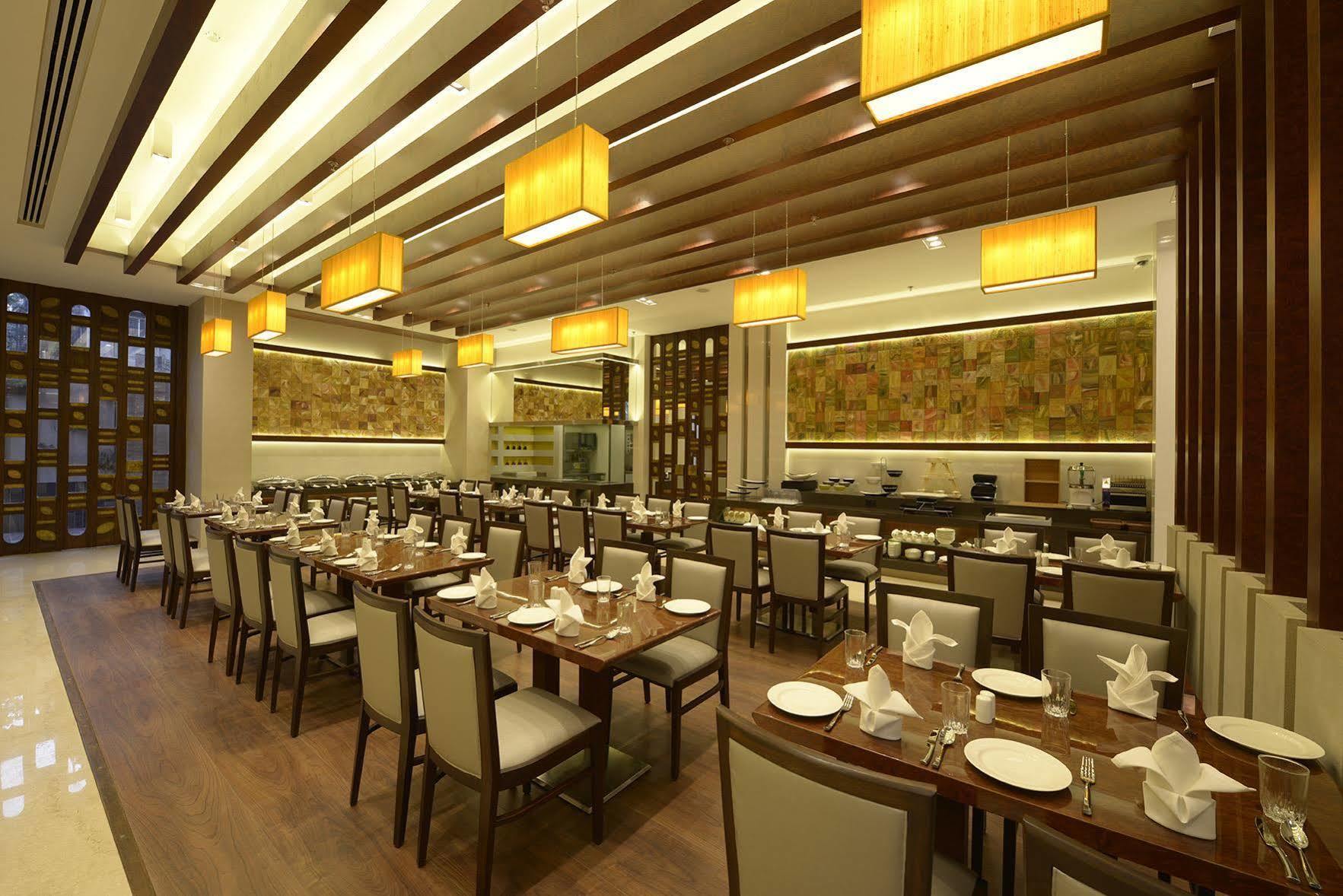 Genesis Hotel Near Mumbai Airport Extérieur photo